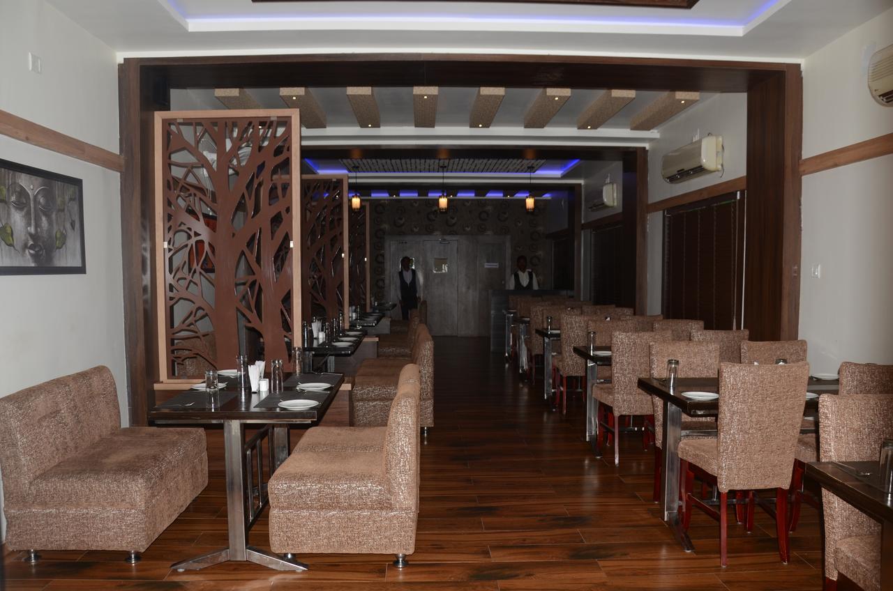 Hotel Triveni Balangir Екстер'єр фото