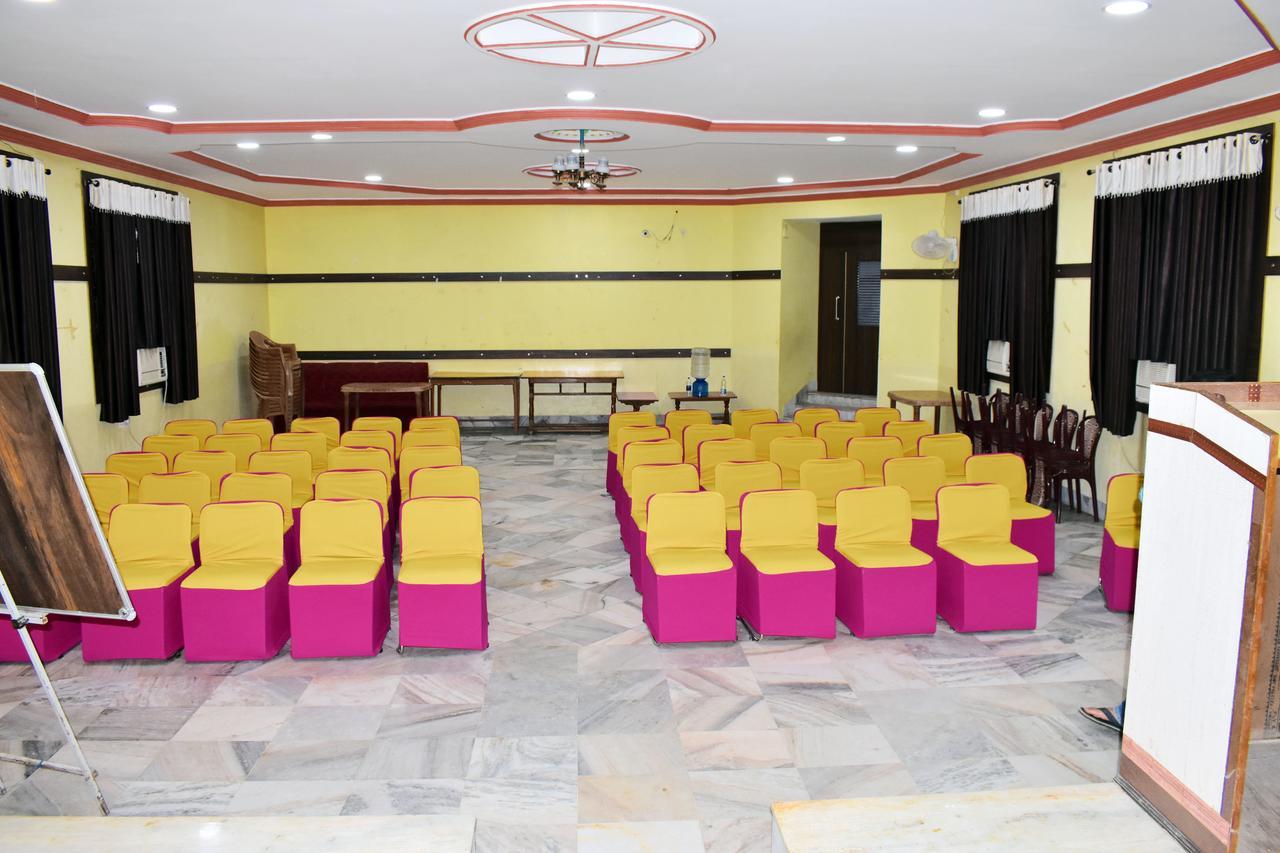 Hotel Triveni Balangir Екстер'єр фото