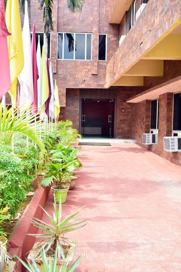 Hotel Triveni Balangir Екстер'єр фото