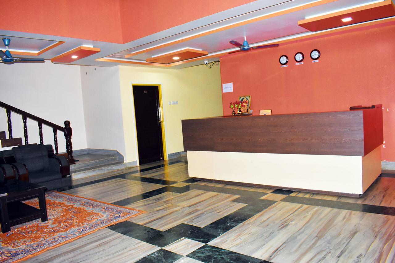 Hotel Triveni Balangir Екстер'єр фото