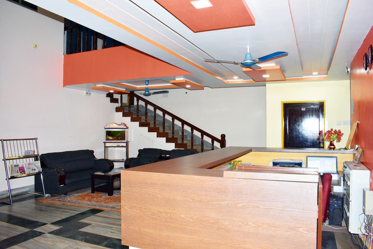 Hotel Triveni Balangir Екстер'єр фото